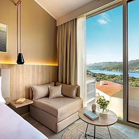 מלון Valamar Tirena