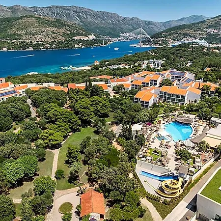 Valamar Tirena מלון