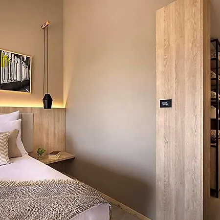 Valamar Tirena מלון