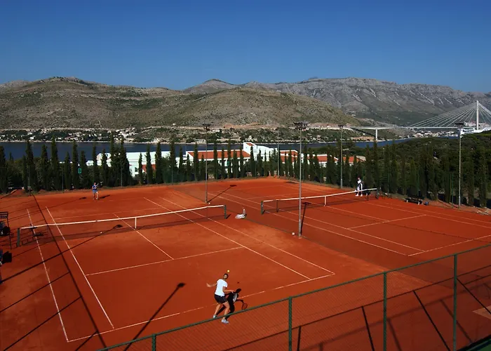 מלון Valamar Tirena